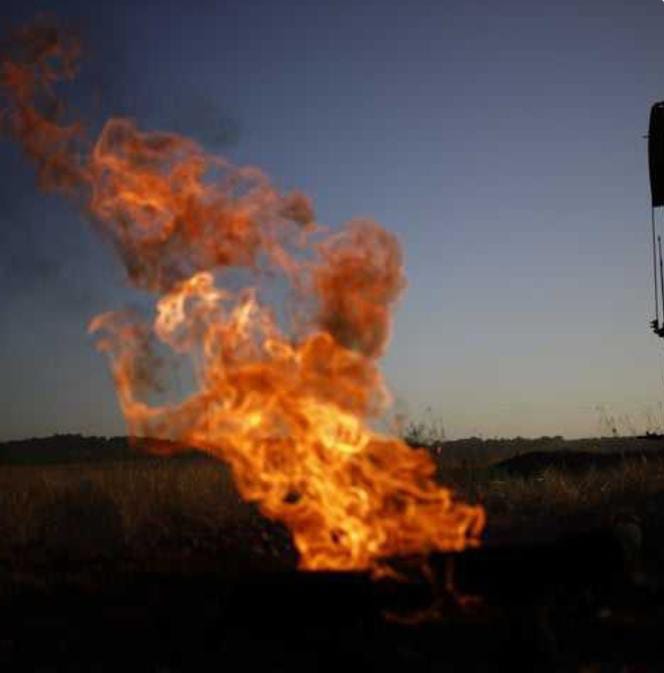 El petróleo comenzó en US$80 por tensión en Rusia. El Brent subió por encima de US$86 el barril después de perder más de 2% en los últimos tres días de la semana pasada, mientras que el West Texas Intermediate superó US$81 dólares.