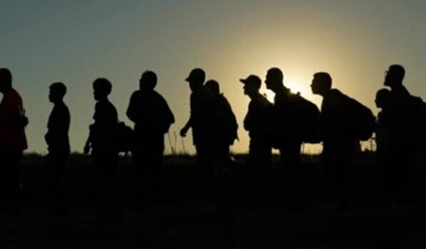 Tribunal vuelve a suspender ley de Texas que permitía arrestar migrantes. Un fallo de la Corte de Apelaciones del 5º Circuito suspendió la facultad de Texas para aplicar dicha ley.