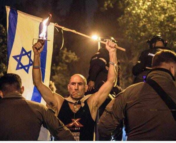 50 mil manifestantes en Jerusalén pidieron liberación de rehenes. Ocurrió este domingo en Jerusalén frente a la Knesset o Parlamento israelí