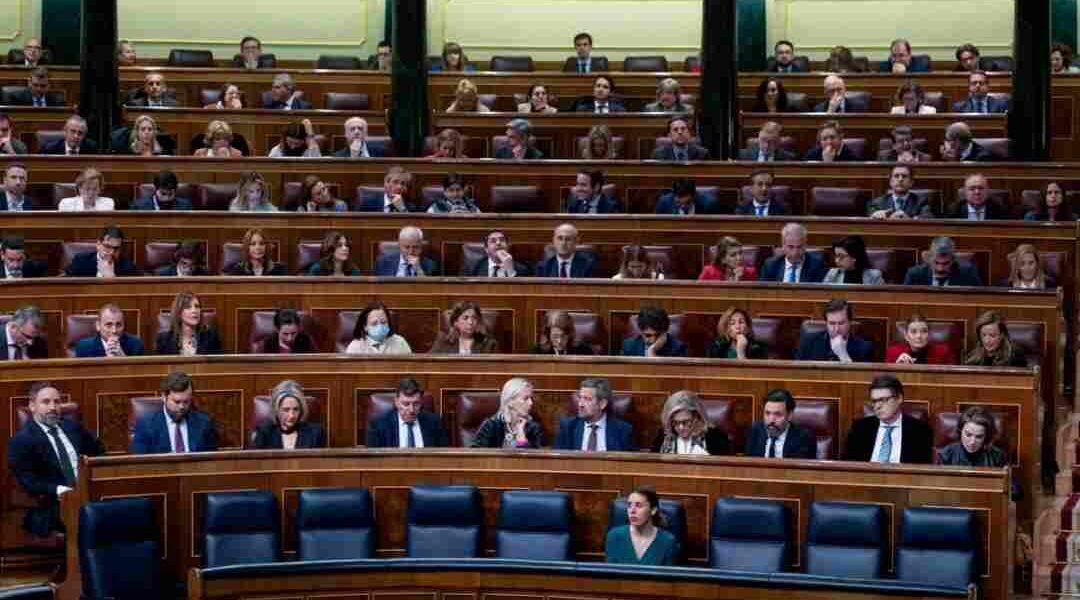 Congreso español regularizará medio millón de extranjeros. La cámara baja aprobó iniciar el procedimiento por una amplia mayoría de 310 diputados.