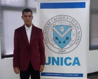 La familia de Hey Diario digital se une al júbilo de nuestro compañero Isaac Ramírez, quien obtuvo la licenciatura en Comunicación Social, mención Desarrollo Social de la Universidad Cecilio Acosta