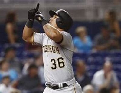 José Osuna quiere mejorar su contacto. El venezolano busca ser selectivo para embasarse más con las Golondrinas de Yakult en Japón