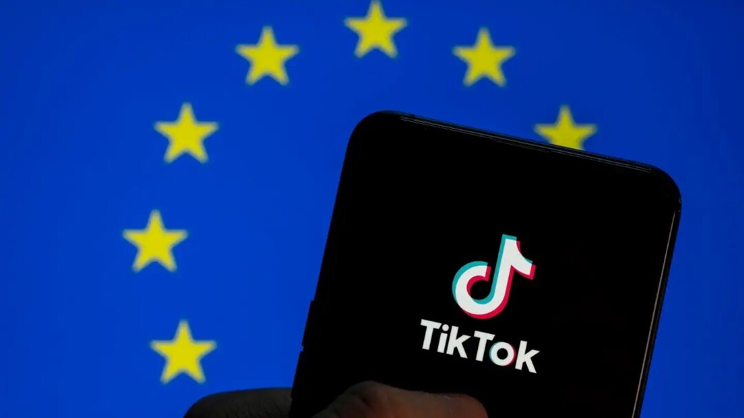 La entrada en vigor de la Ley de Servicios Digitales de la Unión Europea marca un precedente, donde por primera vez, Bruselas contempla sanciones financieras contra una plataforma, en este caso, TikTok.