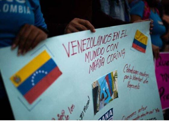 Venezolanos en Colombia denuncian trabas para inscribirse en Registro Electoral. La diáspora venezolana en Colombia protestó este miércoles