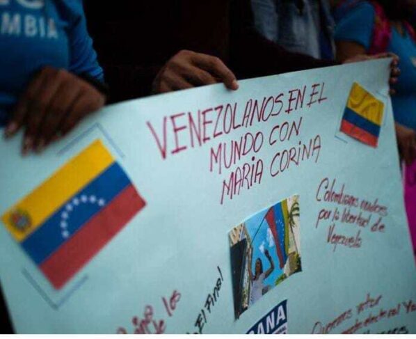 Venezolanos en Colombia denuncian trabas para inscribirse en Registro Electoral. La diáspora venezolana en Colombia protestó este miércoles