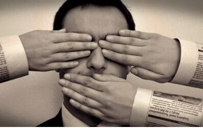 Toda persona tiene derecho a expresar libremente sus pensamientos, sus ideas u opiniones de viva voz, por escrito o mediante cualquier otra forma de expresión