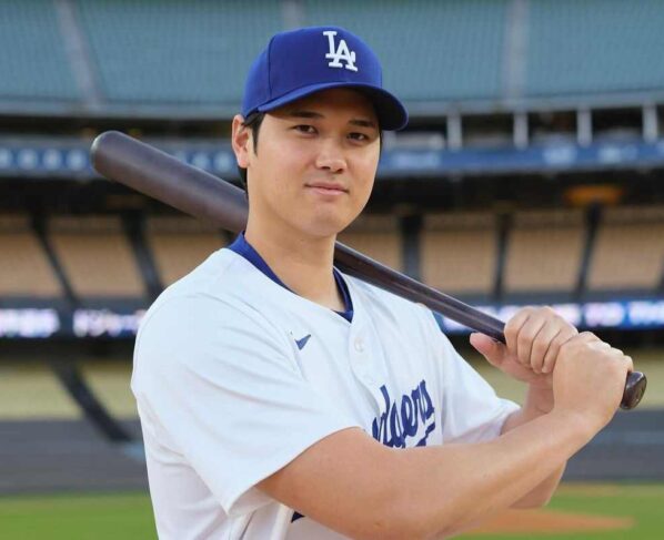 Shohei Ohtani implanta su primer récord con el bate al contribuir con un doble y una carrera anotada en la última victoria de los Dodgers.