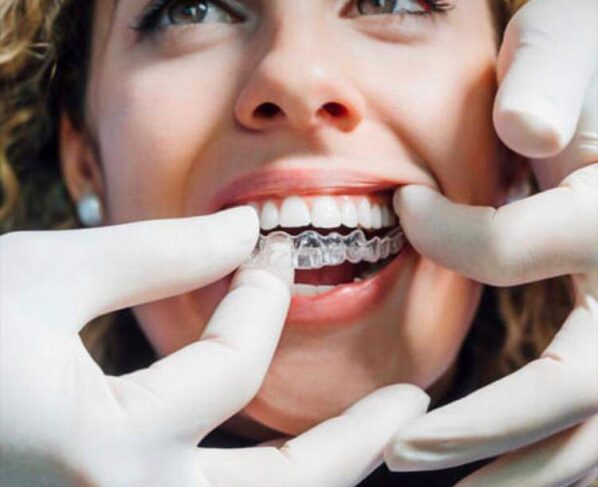 RL Orthodontics Dental Team es una clínica de especialidades odontológicas con los más altos estándares de calidad. Ofrece nuestros servicios de manera ética, humana y profesional para el cuidado de tu sonrisa.
