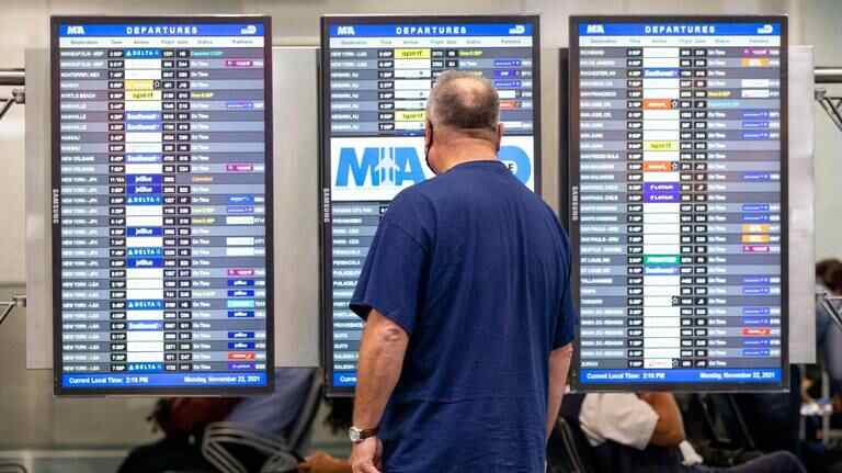 El Departamento de Transporte de EEUU emitió regla final que requiere que las aerolíneas proporcionen rápidamente a los viajeros reembolsos automáticos en efectivo cuando corresponda.