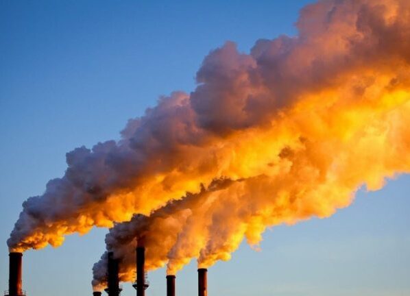 Uno de los desafíos actuales más importantes es reducir el CO2 de la atmósfera en el orden de decenas de gigatoneladas anuales para el año 2100.