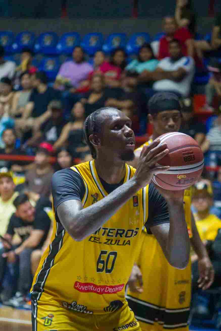 El equipo zuliano se llevó la victoria ante portuguesa con Pizarra 68-65 en el estadio Pedro Elías Belisario de Maracaibo.