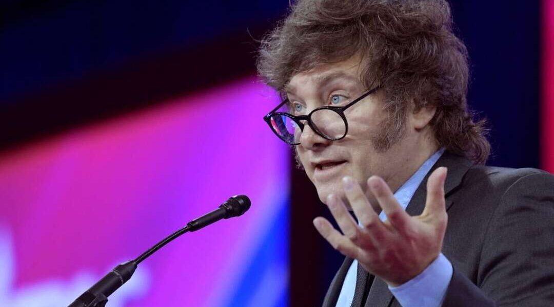 El presidente de Argentina, Javier Milei, dijo que no tiene nada de que hablar con el gobernante de Venezuela, Nicolás Maduro, porque lo considera un “dictador”