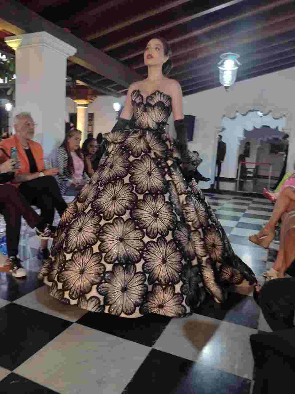 La XII edición del Metropolitan Fashion Week se presentó en el Centro Cultural Aquiles Nazoa, donde se dieron cita las actuales tendencias de la Moda Internacional.