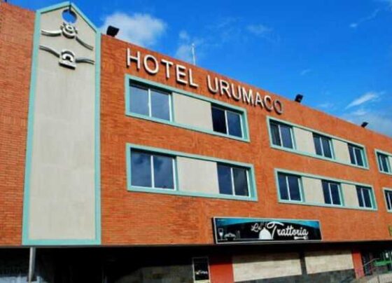 Según Antonio Garvet, propietario del Hotel Urumaco, el cierre se debe a un incumplimiento de una formalidad de carácter legal con el Seniat