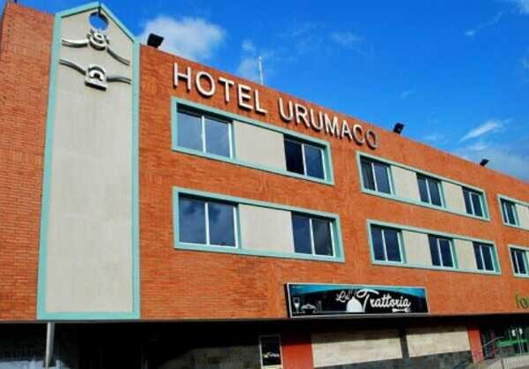 Según Antonio Garvet, propietario del Hotel Urumaco, el cierre se debe a un incumplimiento de una formalidad de carácter legal con el Seniat