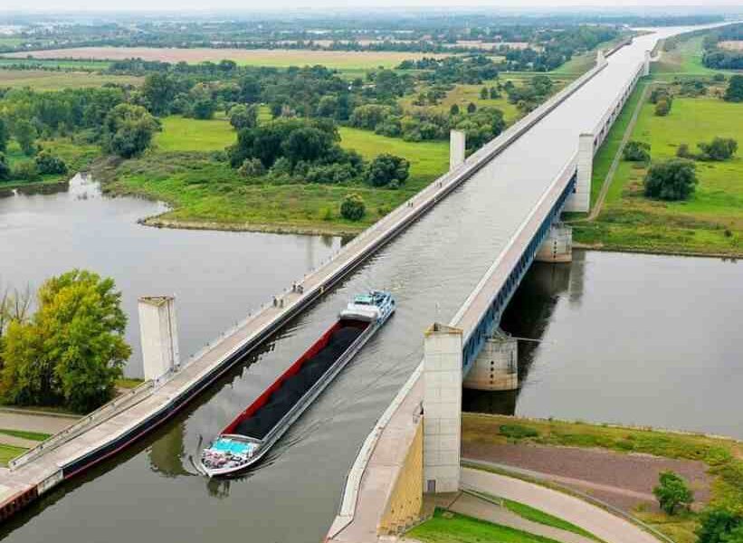 puente de agua