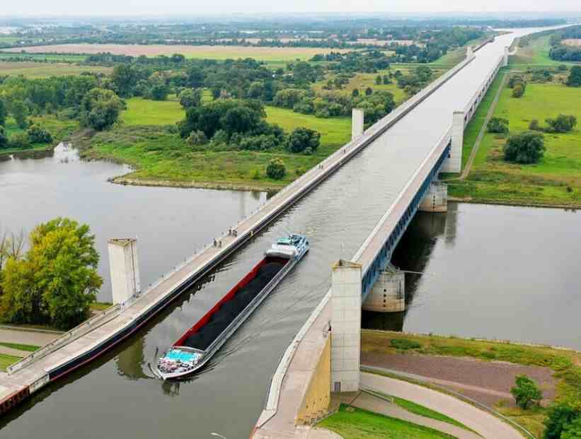 puente de agua