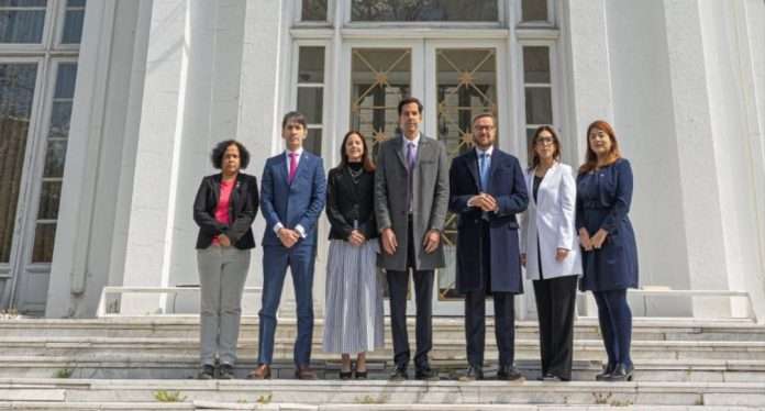 Venezuela retoma sus sedes diplomáticas en EEUU