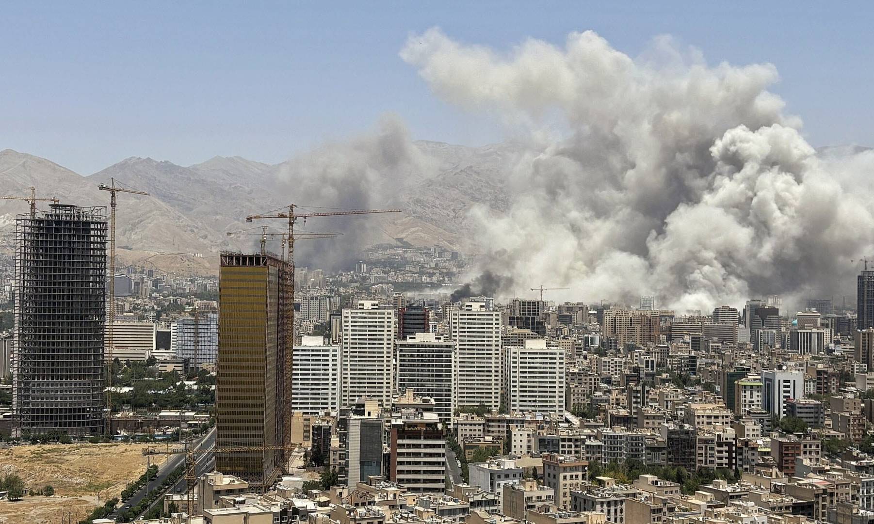 Trump pospone 5 días los ataques a infraestructura energética iraní