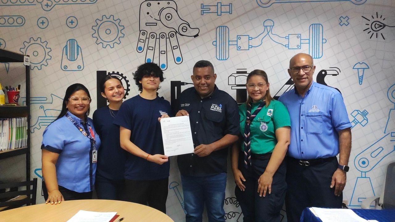 Azul Ambientalistas y los campeones de robótica “Electrosharks” firman alianza estratégica en Venezuela
