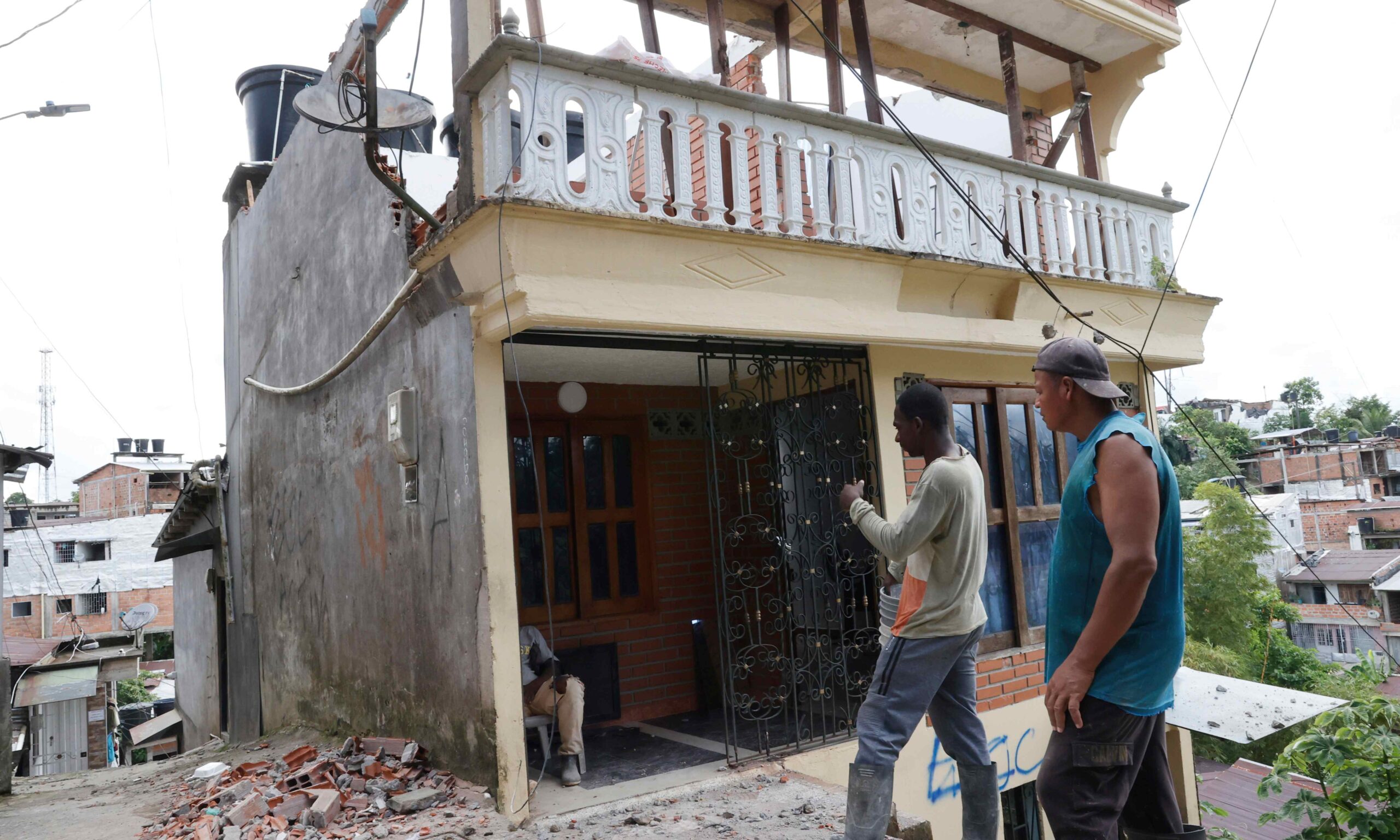 Asciende a 281 el número de muertos tras el terremoto en Colombia