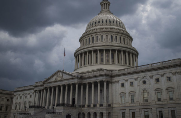 Congreso de EEUU investiga destino del ingreso petrolero venezolano controlado por Trump