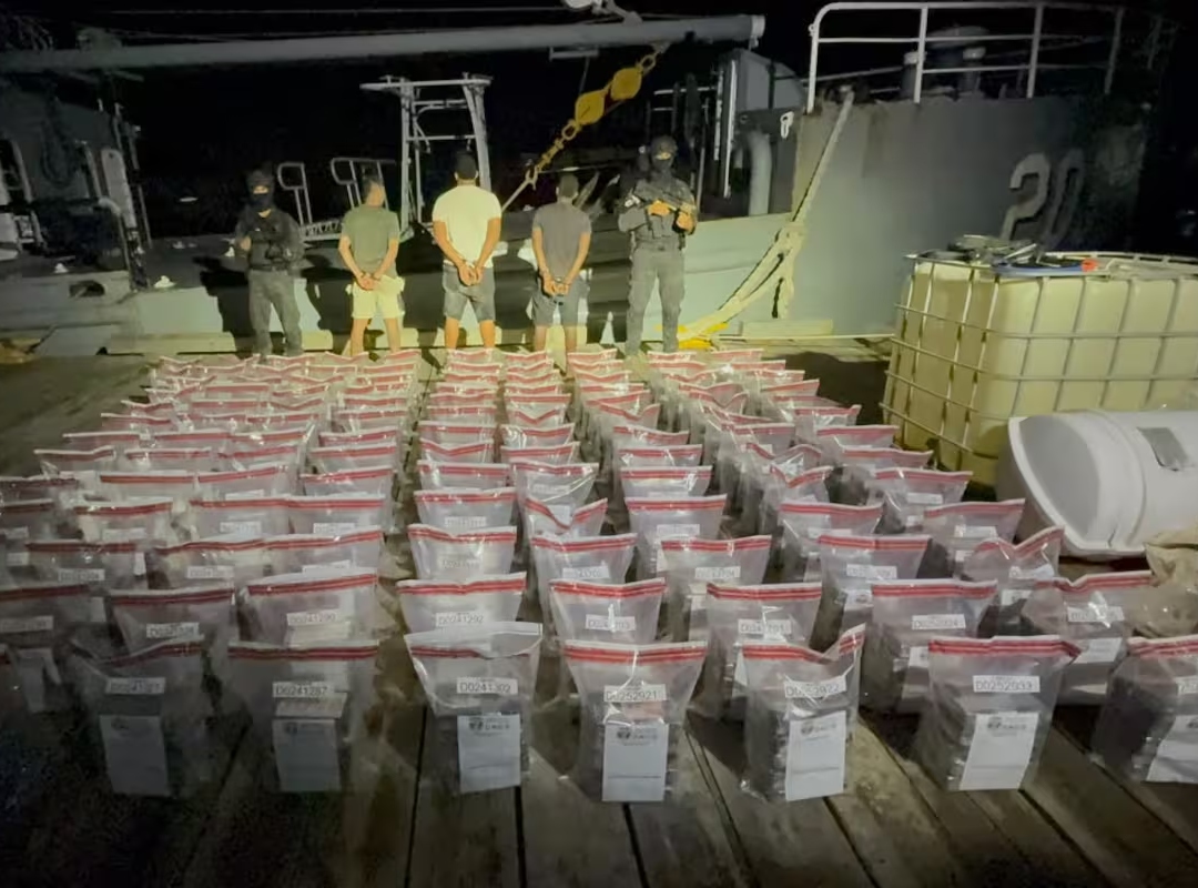 Detienen a dos colombianos y un venezolano con 595 paquetes de cocaína en República Dominicana